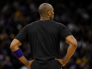 Kobe Bryant - We Defferent -Tee